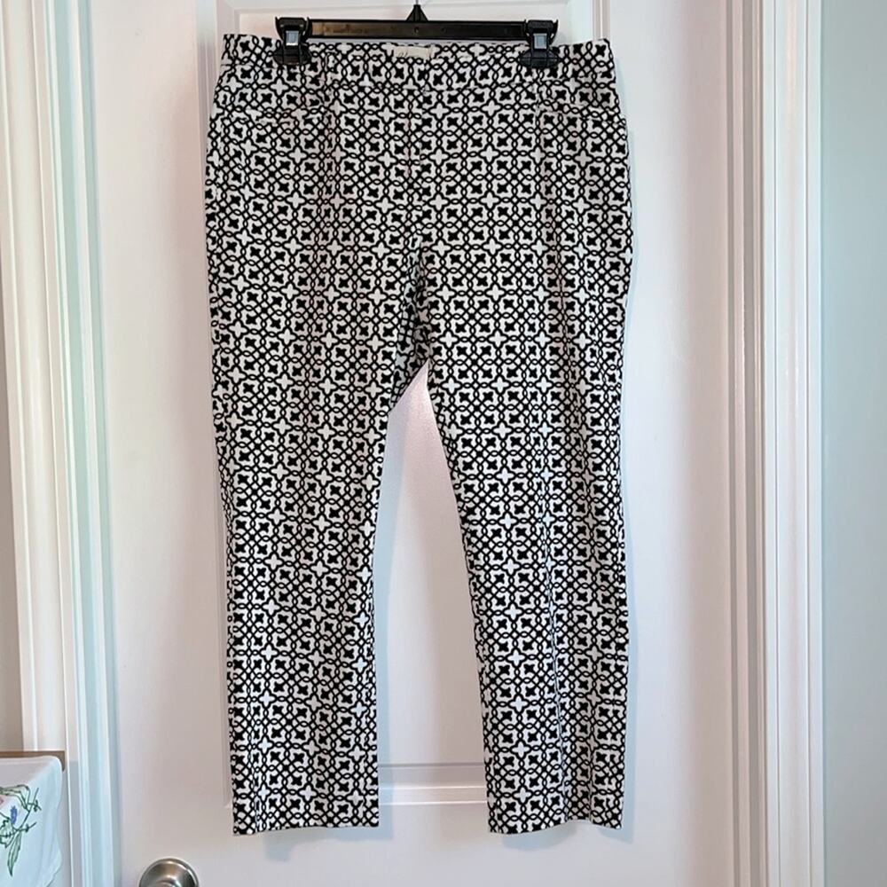 Andrea Jovine Geometric Print Crop Pants